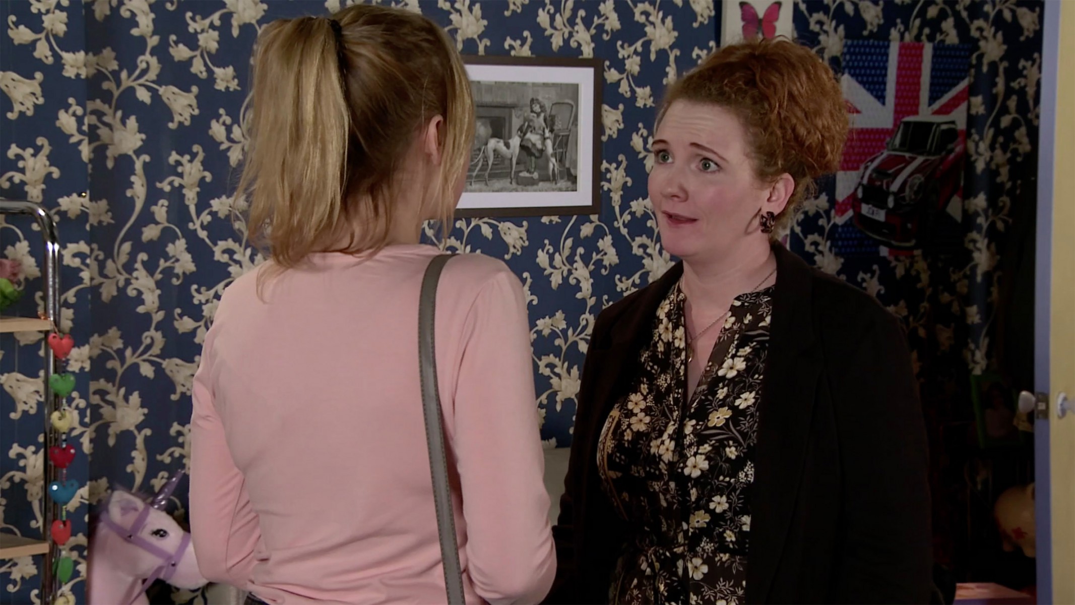 Hope is back to her old tricks in Coronation Street