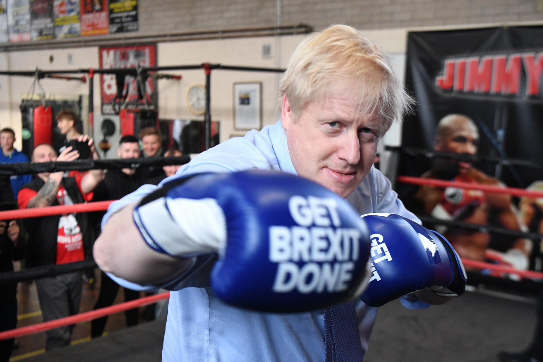 Boris Johnson warms up in boxing gym before TV bout with Jeremy Corbyn -  Hell Of A Read