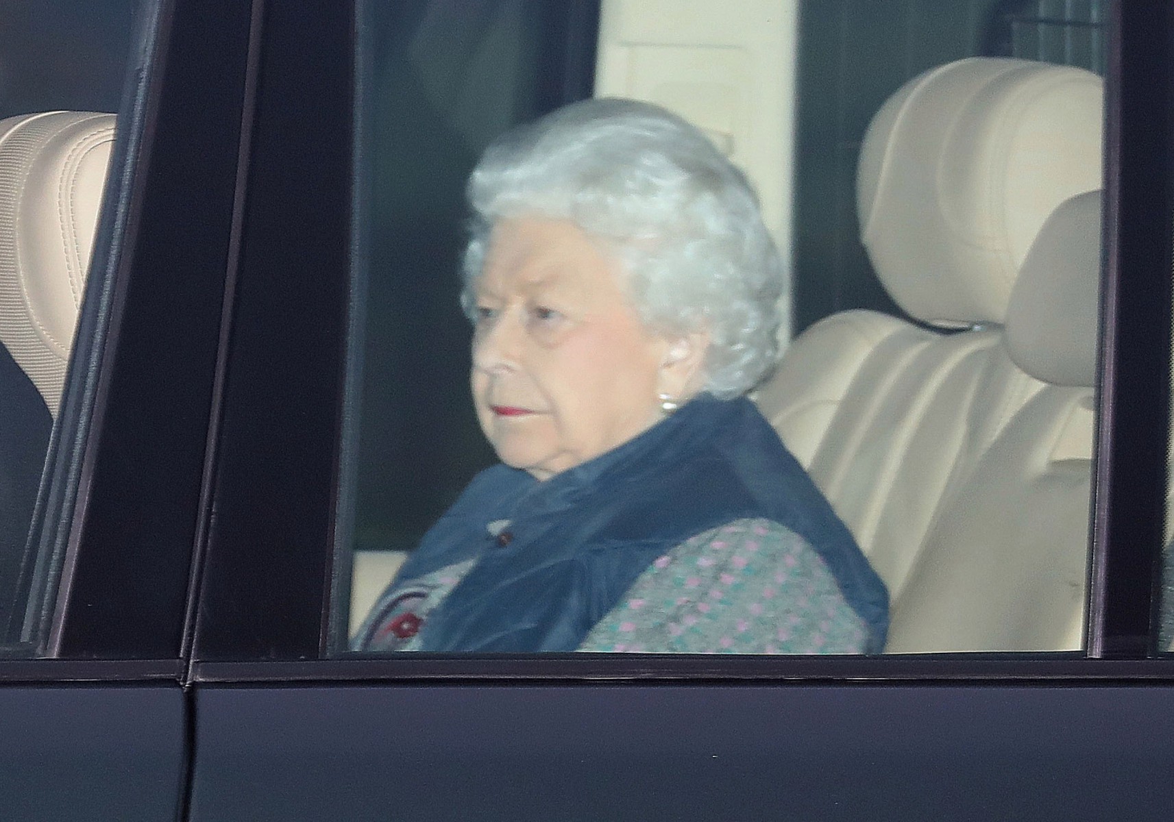  The Queen returns to Windsor Castle from Buckingham Palace after Prince Andrew visited her this morning