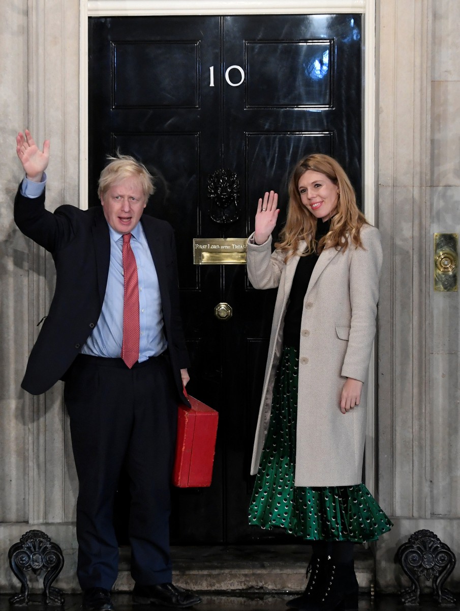 Carrie, 31, knocked up a chicken curry for Boris to celebrate