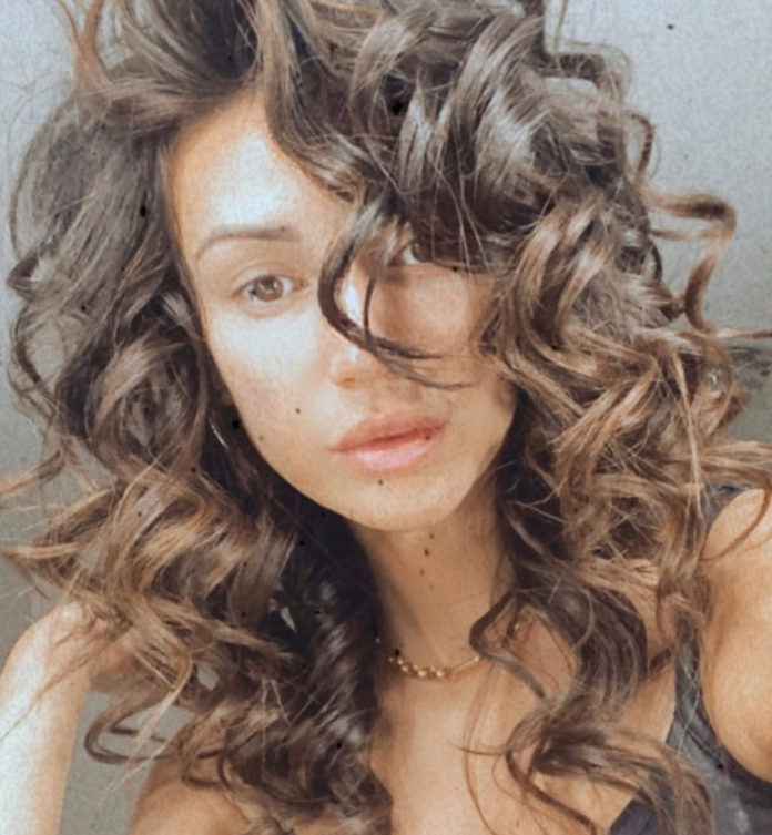 Michelle Keegan shows off her natural curls as she goes ‘back to basics ...