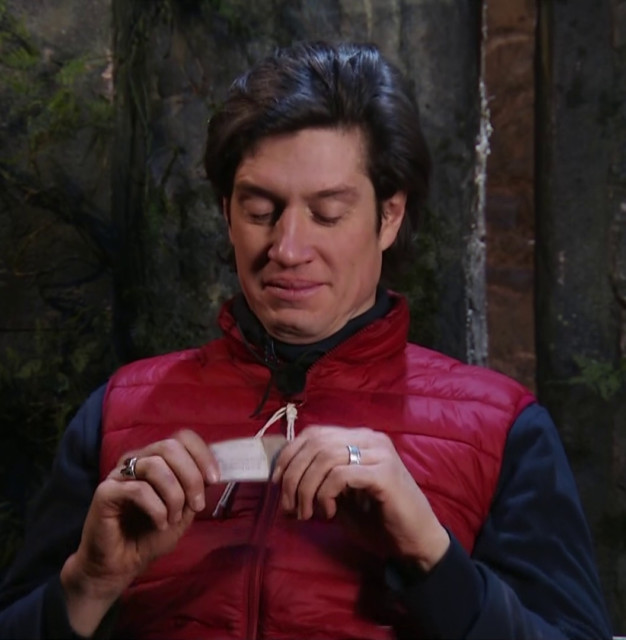 Vernon Kay broke down in tears during a tribute to his wife Tess Daly