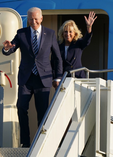 The President and First Lady looked dashing as they waved to reporters and onlookers
