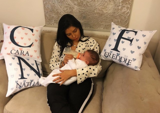  The Love Island 2016 winners, who share kids Delilah and Freddie-George, have personalised scatter cushions on their sofa